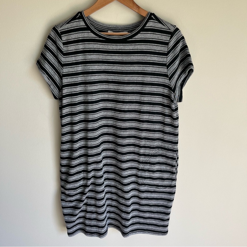 LOFT Women's Short Sleeve Black and White Stripe Dress with Pockets Size Large
